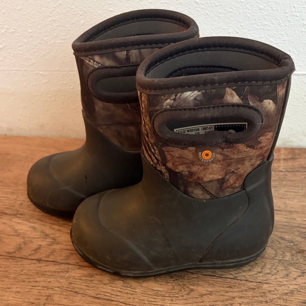 BOGS Unisex Child Baby Classic Snow Boot